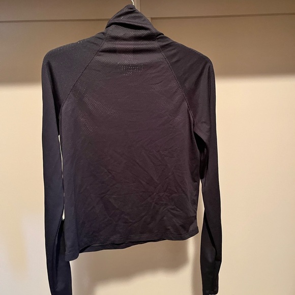 Oiselle Black Mile One Flyout Top - Picture 2 of 4